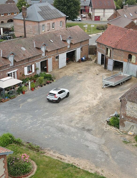 Transformation d’une maison et d’une ferme en habitations