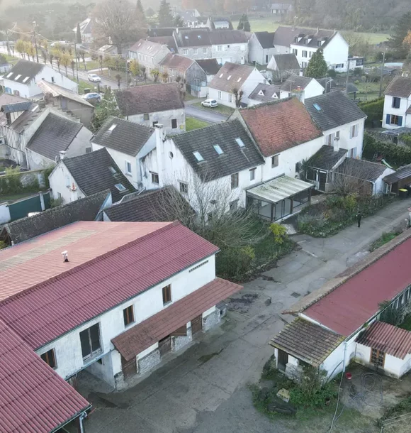 Créer 7 habitations + un terrain à bâtir dans un ancien centre équestre